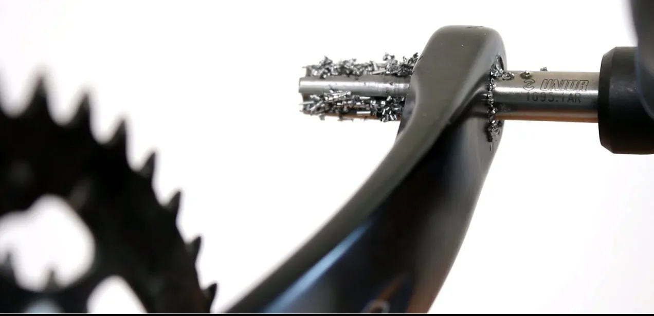 Riparazione filetto pedivella 